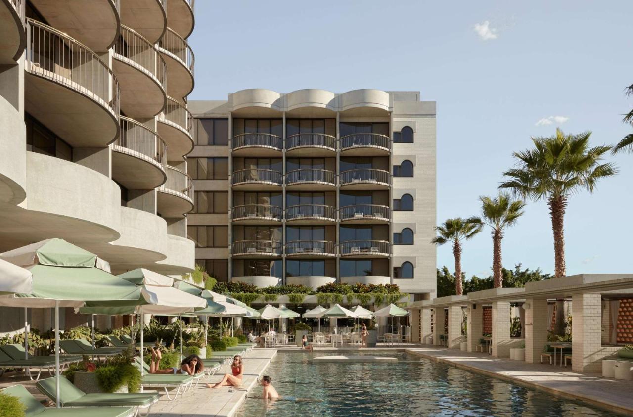 The Calile Hotel Brisbane Exterior foto The pool at The Standard, East Village